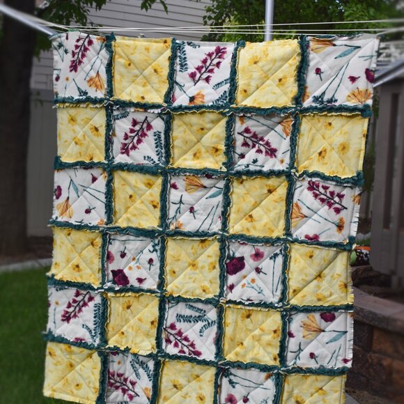 Fleece Rag Quilt Throw - Picture 4 of 8